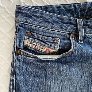 Diesel Jeans Men's Size 31 Medium Wash Wide Straight Leg